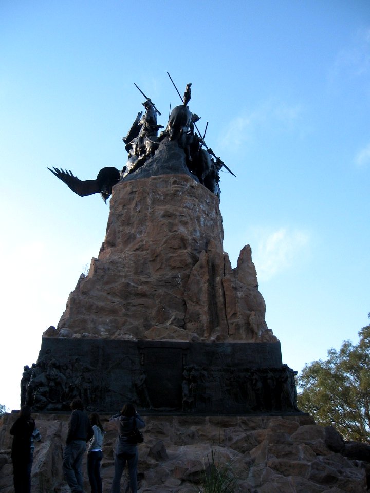 Cerro de la Gloria atras