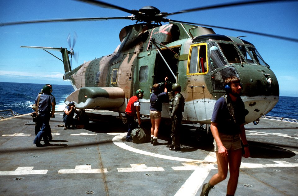 CH-3E on the flight deck of USS Mount Hood (AE-29) 1981