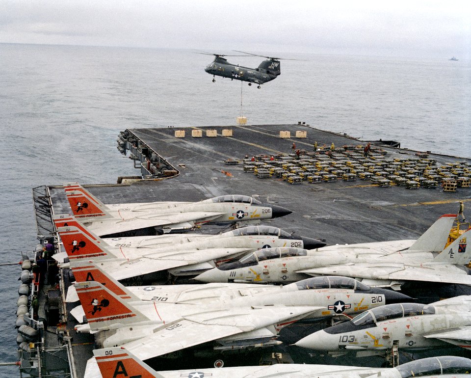 CH-46A of HC-6 picks up ammunition from USS Forrestal (CV-59) in September 1988