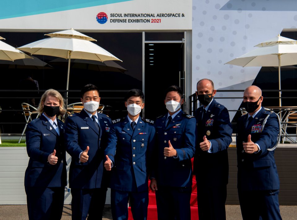 CFSCC commander visits Korean peninsula (9)