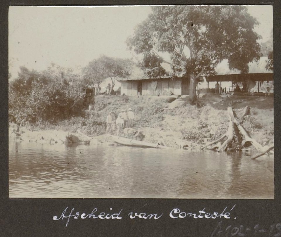 Collectie NMvWereldculturen, RV-A102-1-131, 'Afscheid van Contesté'. Foto- G.M. Versteeg, 1903-1904