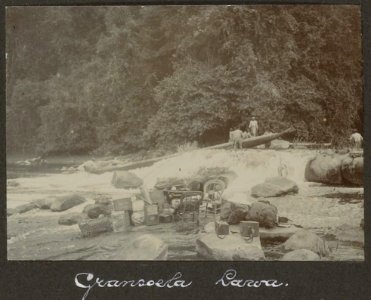 Collectie NMvWereldculturen, RV-A102-1-136, 'Gransoela Lawa'. Foto- G.M. Versteeg, 1903-1904