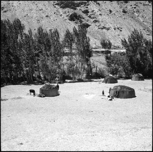 CH-NB - Afghanistan, Shibar Pass (Shebar Pass, Kowtal-e Shebar)- Landschaft - Annemarie Schwarzenbach - SLA-Schwarzenbach-A-5-20-205 photo