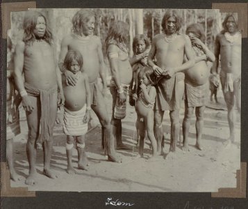 Collectie NMvWereldculturen, RV-A102-1-190, 'Panapi'. Foto- G.M. Versteeg, 1903-1904
