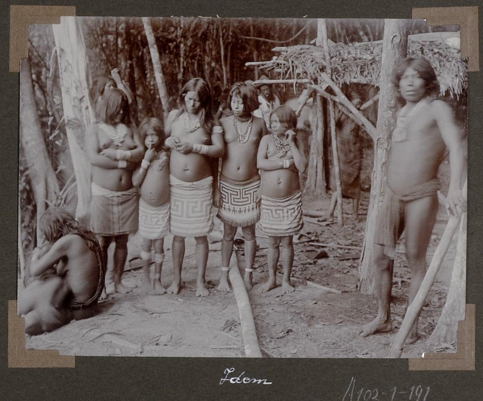 Collectie NMvWereldculturen, RV-A102-1-191, 'Panapi'. Foto- G.M. Versteeg, 1903-1904
