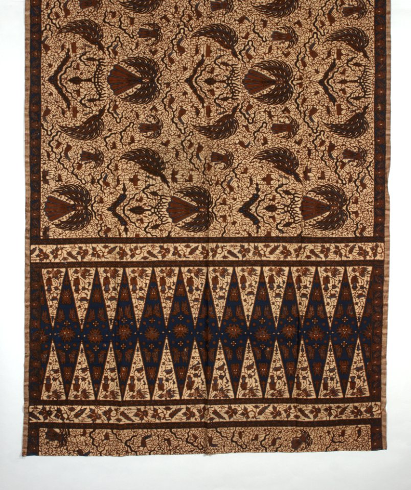 Collectie NMvWereldculturen, 7082-S-4393-10, Wikkelrok, 'Wikkelrok met badan, lar en sawat op semen patroon', Batikatelier van Lawick van Pabst, 1875-1900
