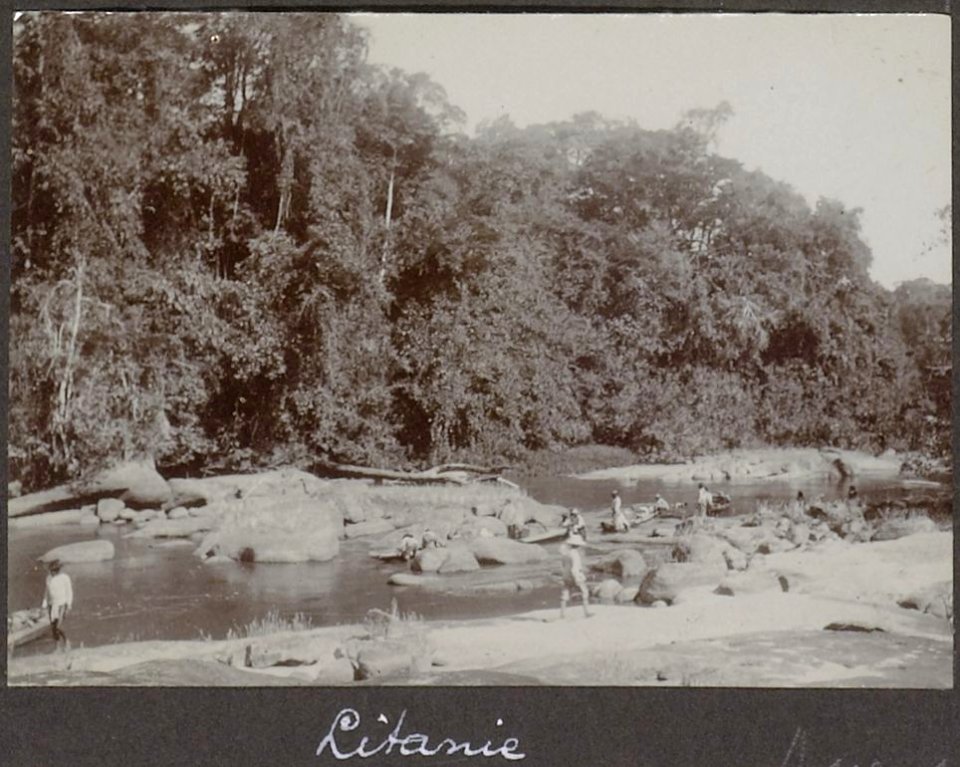 Collectie NMvWereldculturen, RV-A102-1-201, 'Litanie'. Foto- G.M. Versteeg, 1903-1904
