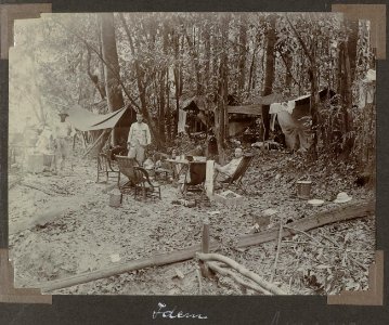 Collectie NMvWereldculturen, RV-A102-1-230, 'Knoppajamooikamp'. Foto- G.M. Versteeg, 1903-1904