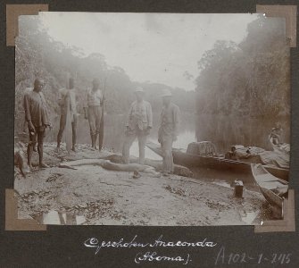 Collectie NMvWereldculturen, RV-A102-1-245, 'Geschoten Anaconda (Aboma)'. Foto- G.M. Versteeg, 1903-1904