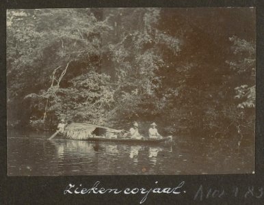 Collectie NMvWereldculturen, RV-A102-1-83, 'Zieken corjaal'. Foto- G.M. Versteeg, 1903-1904