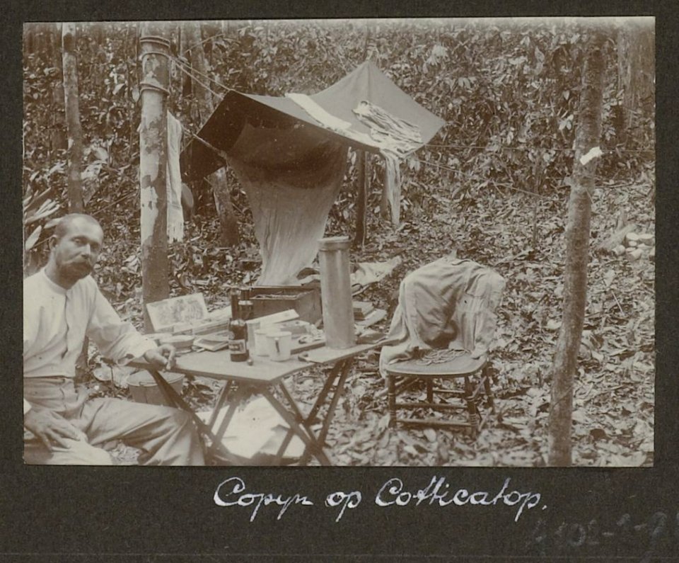Collectie NMvWereldculturen, RV-A102-1-91, 'Copijn op Cotticatop'. Foto- G.M. Versteeg, 1903-1904
