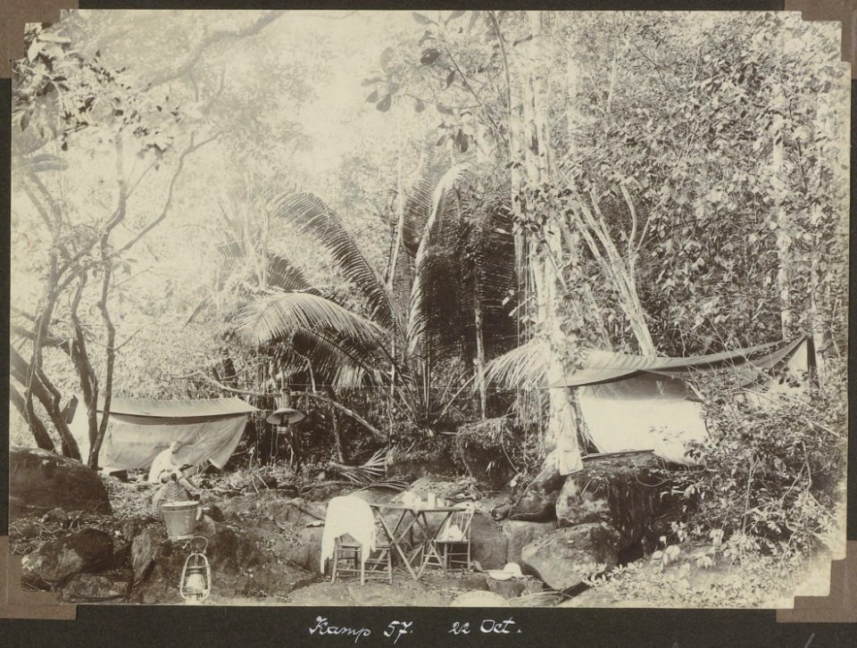 Collectie NMvWereldculturen, RV-A103-1-176, 'Kamp 57'. Foto- G.M. Versteeg, 22 oktober 1904