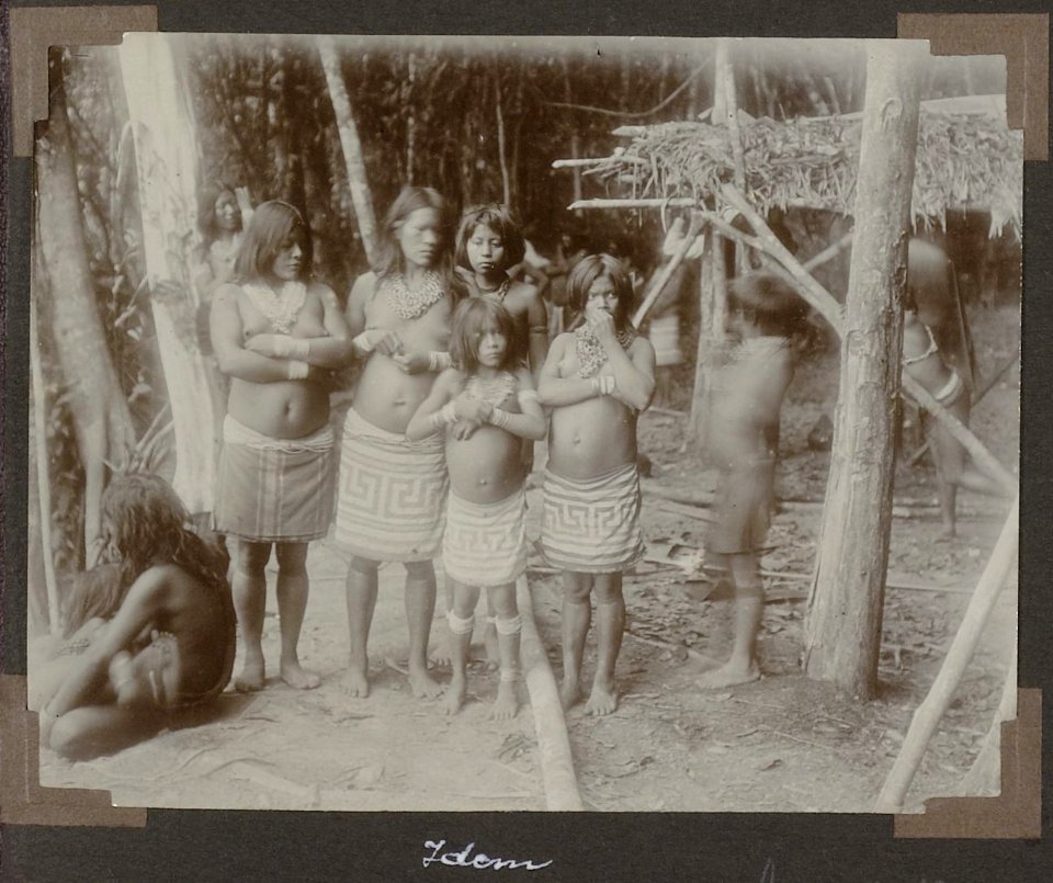 Collectie NMvWereldculturen, RV-A102-1-192, 'Panapi'. Foto- G.M. Versteeg, 1903-1904