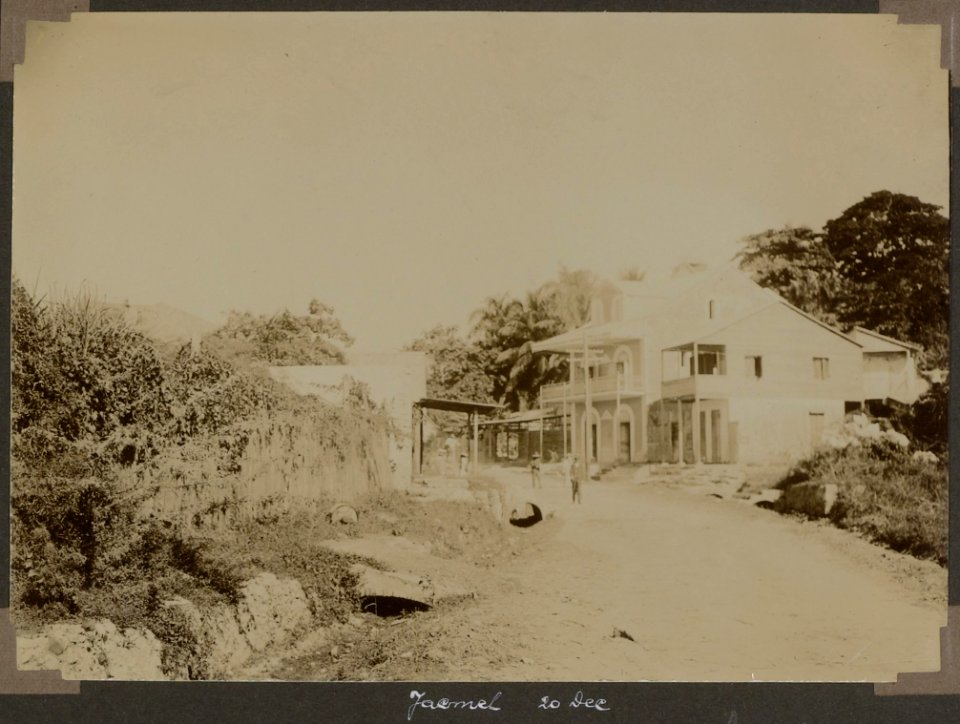 Collectie NMvWereldculturen, RV-A103-1-239, 'Jacmel'. Foto- G.M. Versteeg, 20 december 1904
