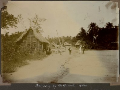 Collectie NMvWereldculturen, RV-A103-1-229, 'Kampong bij La Guanta'. Foto- G.M. Versteeg, 14 december 1904