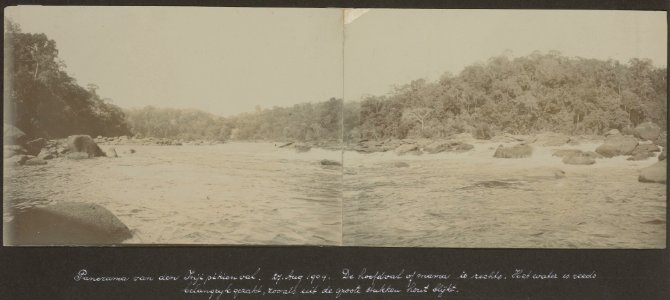 Collectie NMvWereldculturen, RV-A103-1-52a, 'Panorama van den Ingie Pikienval. 27 Augustus 1904'. Foto- G.M. Versteeg, 27 augustus 1904