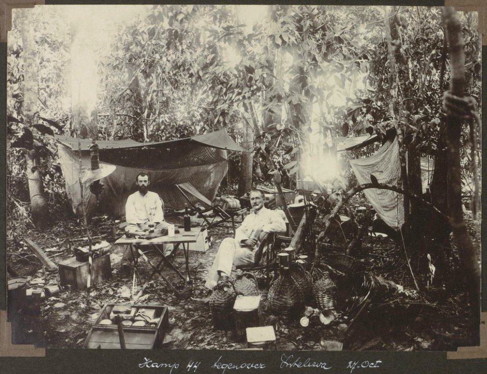 Collectie NMvWereldculturen, RV-A103-1-182, 'Kamp 44 tegenover Inteliwa'. Foto- G.M. Versteeg, 27 oktober 1904