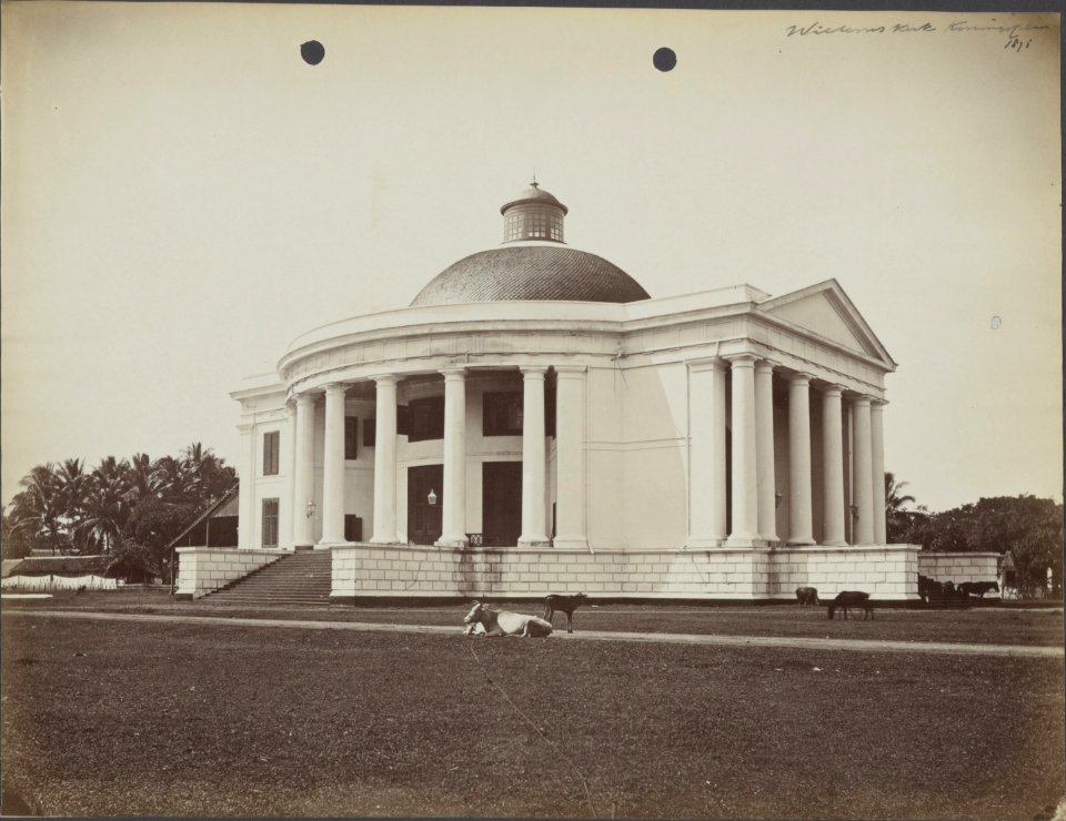 Collectie NMvWereldculturen, RV-A440-ee-35I, Foto, 'De protestantse Willemskerk te Batavia, 1875', fotograaf Woodbury & Page, 1875