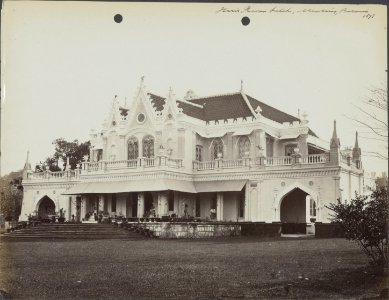 Collectie NMvWereldculturen, RV-A440-ee-35H, Foto, 'Huis van de Raden Saleh te Batavia 1875', fotograaf Woodbury & Page, 1875 photo