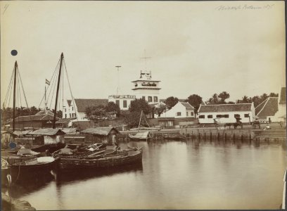 Collectie NMvWereldculturen, RV-A440-ee-35P, Foto, 'Uitkijk Batavia 1875', fotograaf Woodbury & Page, 1875