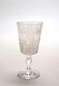 Collectie NMvWereldculturen, TM-1819-1, Glas- Kristallen wijnglas op ronde voet met inscriptie, toebehoord aan Teuku Umar, voor 1899 photo