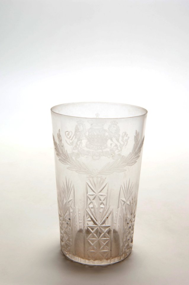 Collectie NMvWereldculturen, TM-2790-1, Glas- Kristallen drinkglas toebehoord aan Teuku Umar, voor 1899