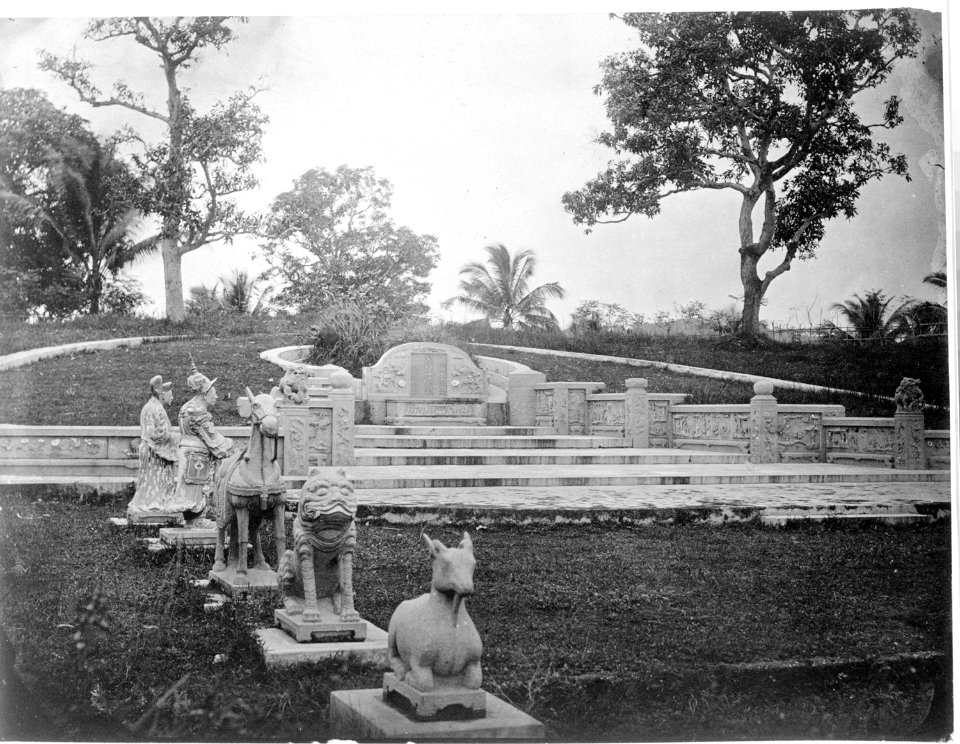 Collectie NMvWereldculturen, TM-60004919, Foto, 'Chinees graf', toegeschreven aan Woodbury & Page, 1857-1874
