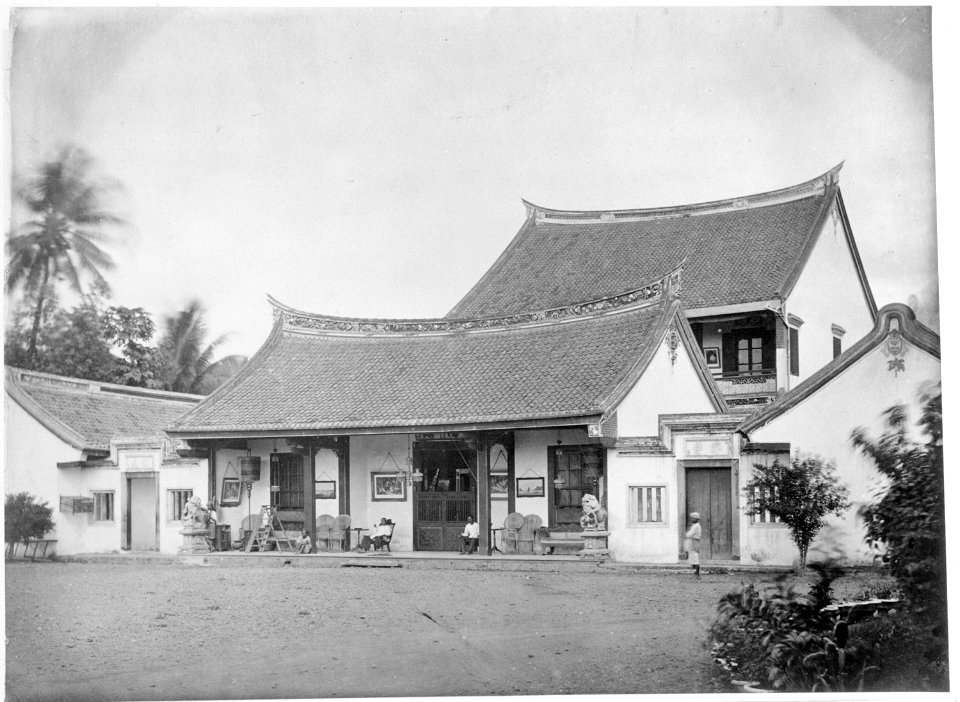 Collectie NMvWereldculturen, TM-60004917, Foto, 'Het huis van een rijke Chinese familie aan de Molenvliet in Batavia', fotograaf Woodbury & Page, 1860-1872