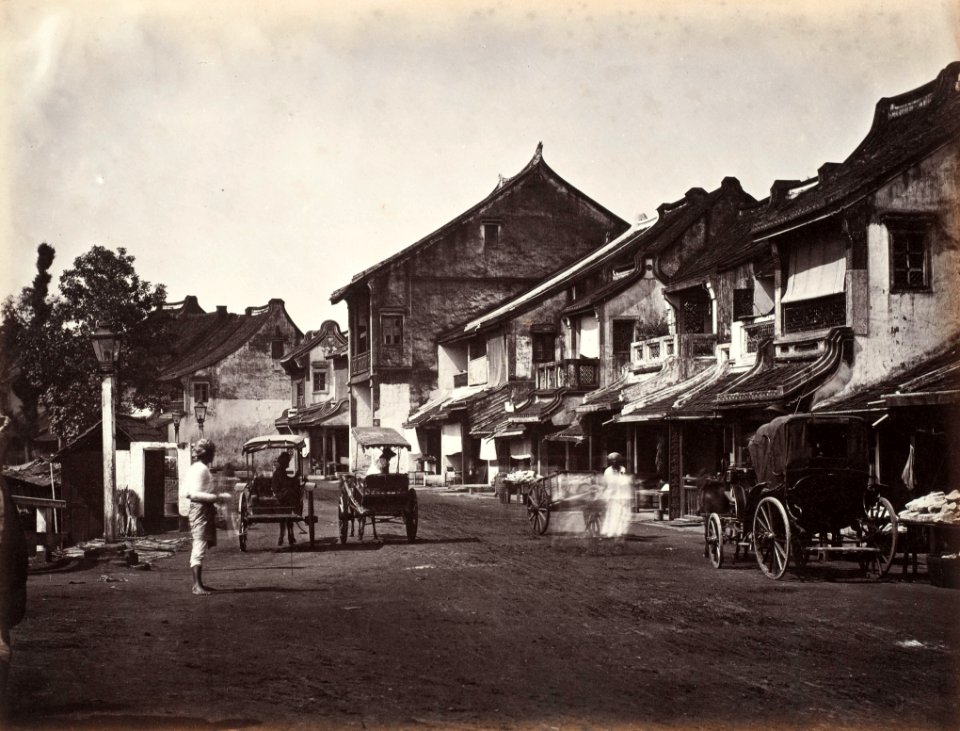 Collectie NMvWereldculturen, TM-60005038, Foto, 'Straatgezicht in de Chinese wijk van Batavia', fotograaf toegeschreven aan Woodbury & Page, 1857-1872