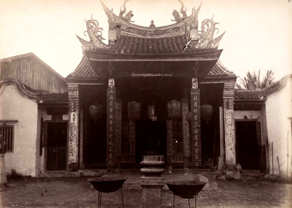 Collectie NMvWereldculturen, TM-60007705, Foto, 'Chinese tempel', fotograaf onbekend, 1875-1900