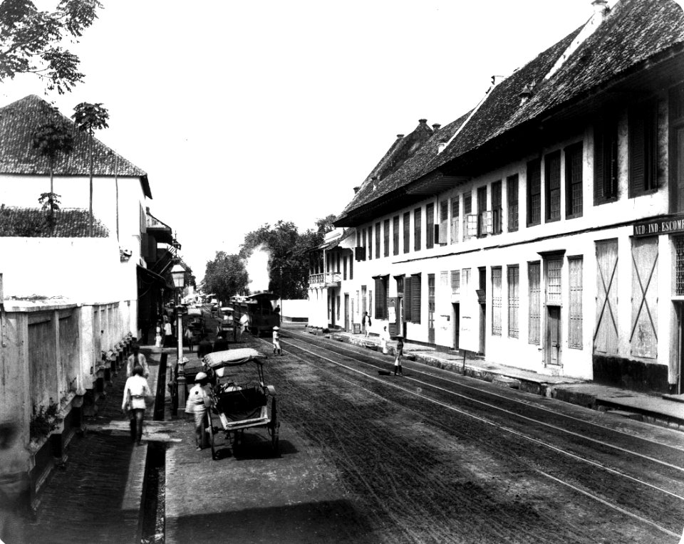 Collectie NMvWereldculturen, TM-60019539, Foto, 'De Binnen Nieuwpoortstraat, Batavia', fotograaf onbekend, 1880-1905