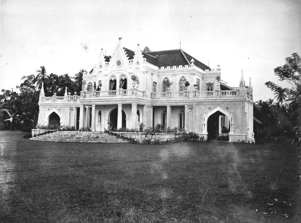 Collectie NMvWereldculturen, TM-60022786, Foto, 'Het huis van kunstschilder Raden Saleh in Batavia', fotograaf onbekend, 1860-1880