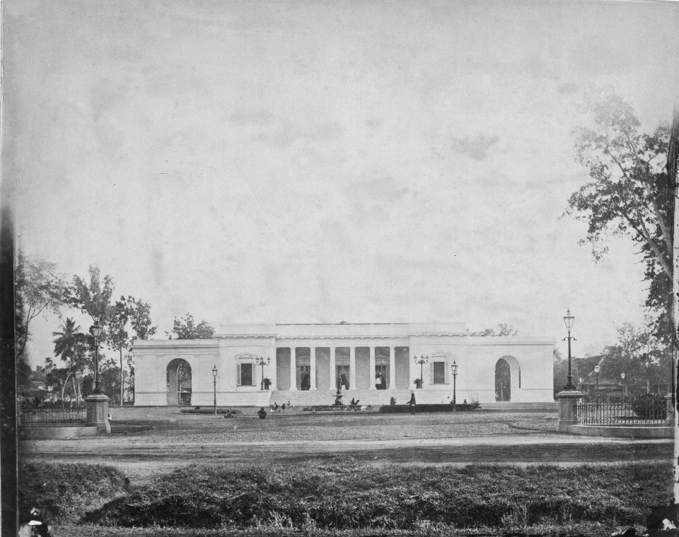 Collectie NMvWereldculturen, TM-60036746, Foto- Het paleis van de gouverneur-generaal aan het Koningsplein, Batavia, Woodbury & Page, 1880-1900