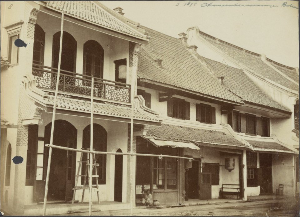 Collectie NMvWereldculturen, RV-A440-ee-35T, Foto, 'Chinese woningen te Batavia circa 1875', fotograaf Woodbury & Page, Ca. 1875