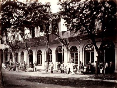 Collectie NMvWereldculturen, TM-60004999, Foto, 'Het consulaat van de Vrije Hanzestad Bremen aan de Kali Besar, Batavia', fotograaf toegeschreven aan Woodbury & Page, 1857-1872