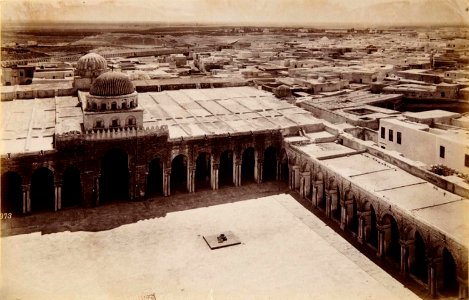COLLECTIE TROPENMUSEUM De Grote Moskee Sidi Oqba in Kairouan TMnr 60048355