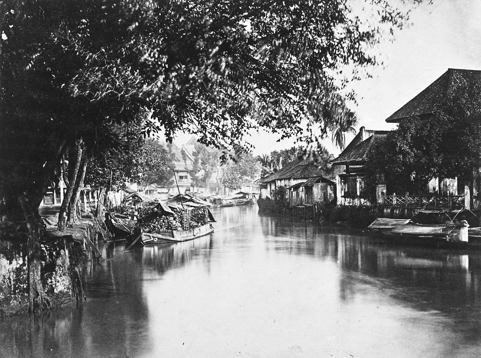 Collectie NMvWereldculturen, TM-60035902, Foto, 'Kali in de Chinese wijk van Batavia', fotograaf Woodbury & Page, 1857-1900