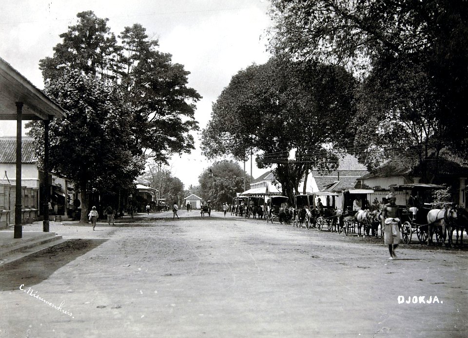 Collectie NMvWereldculturen, TM-60040250, foto, 'DYogyakarta', fotograaf Christiaan Benjamin Nieuwenhuis, 1900-1940