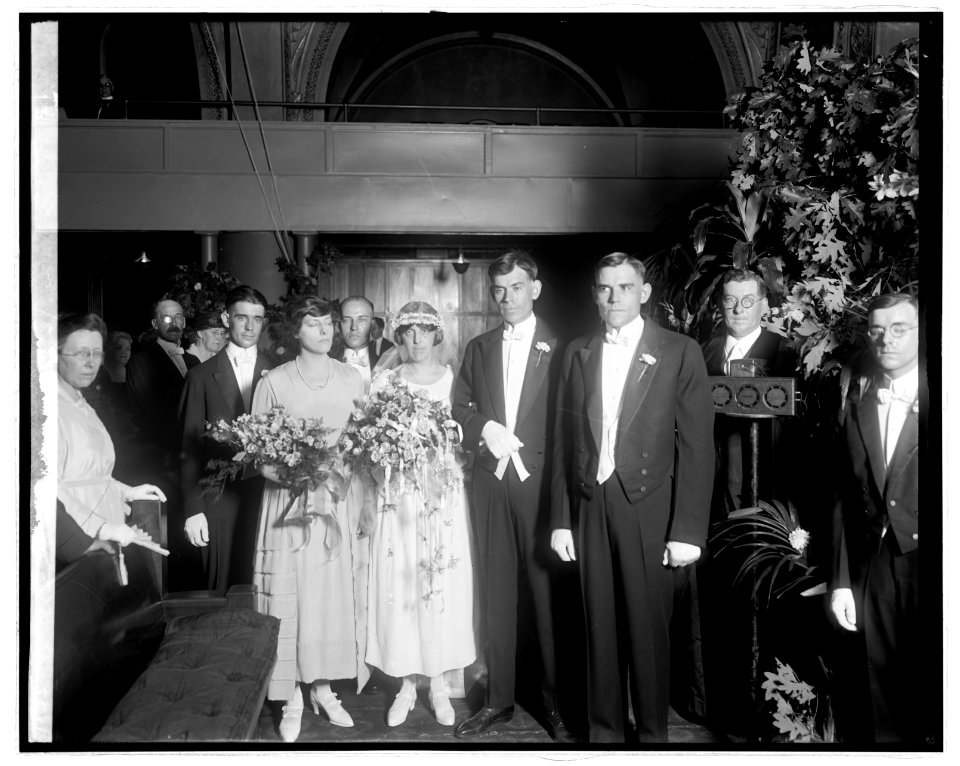 Collier wedding, 9-7-22 LCCN2016852492