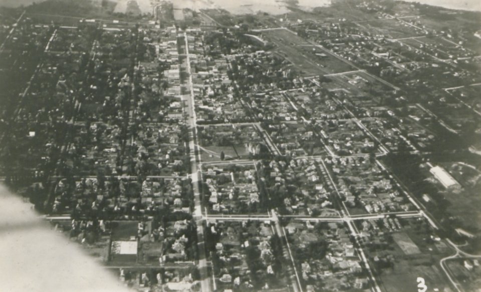 Collingwood Ontario from the Air (HS85-10-36581)