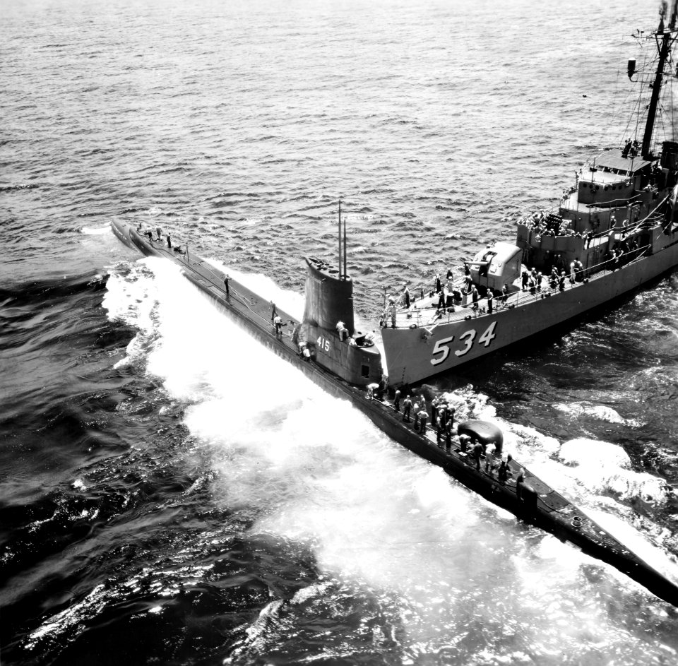 Collision between USS Stickleback (SS-415) and USS Silverstein (DE-534) off Oahu, Hawaii (USA), on 29 May 1958 (USN 1036229)