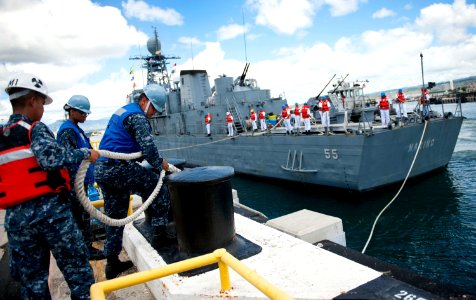 Colombian navy ARC Narino arrives for Pearl Harbor port visit 140904-N-QG393-015