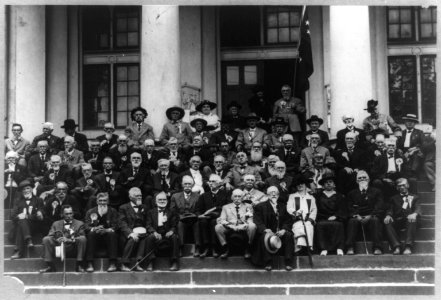 Colonel Mosby's men on courthouse steps, Warrenton, Virginia LCCN93510255