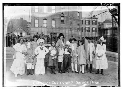 Colonial Costumes - Gaynor Park LCCN2014695115