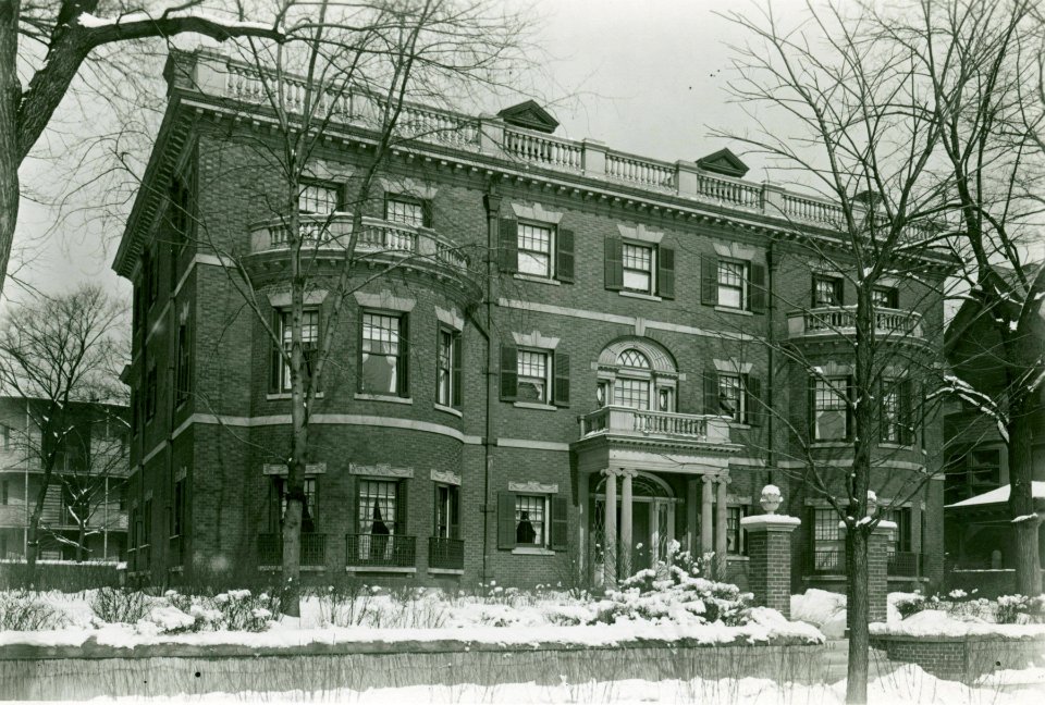 Colonial style house, Chicago, early 20th century (NBY 599)