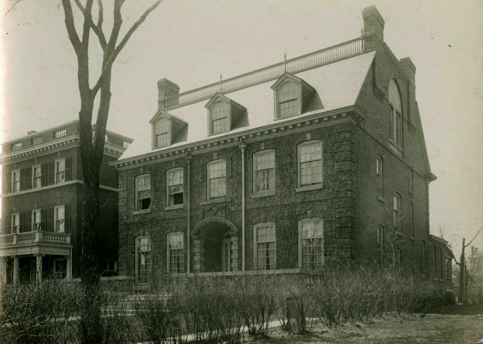 Colonial style house, Chicago, early 20th century (NBY 504)