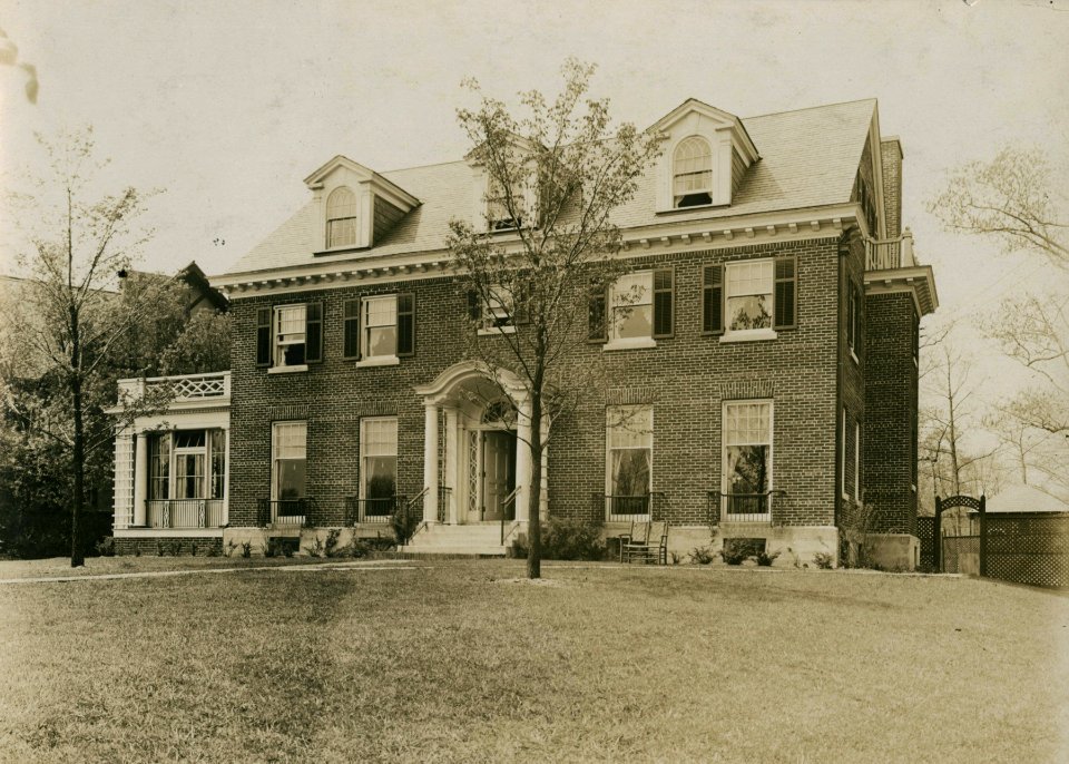 Colonial style house, Winnetka, Illinois, early 20th century (NBY 786)