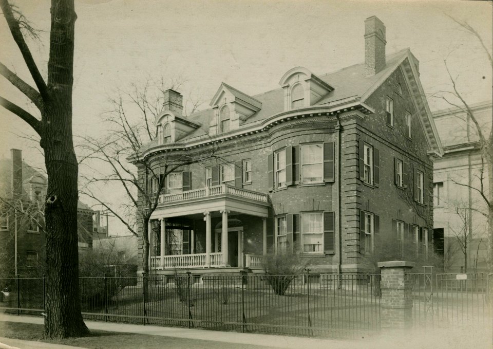 Colonial style house, Chicago, early 20th century (NBY 740)