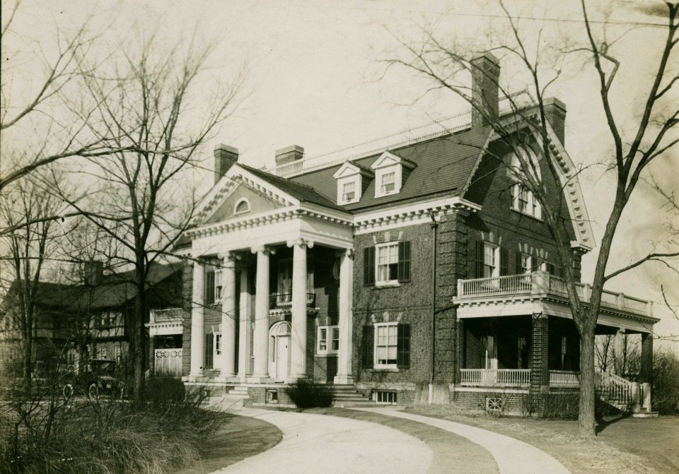 Colonial style house, Winnetka, Illinois, early 20th century (NBY 842)