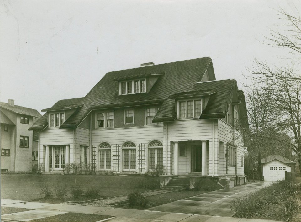 Colonial style house, Evanston, Illinois, early 20th century (NBY 653)